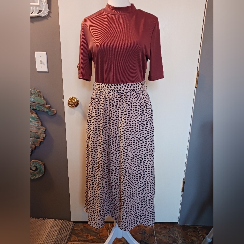 Modest Leopard Print Maxi Dress Womens L 8-10. Like New. - Picture 1 of 11